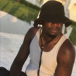 Meet your Posher, Avery